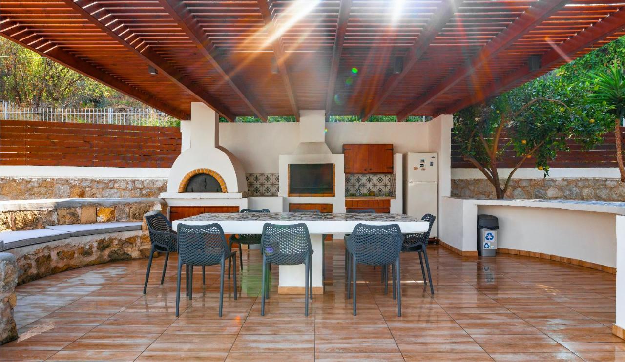 Bella Foresta Villa II Ixia  Extérieur photo